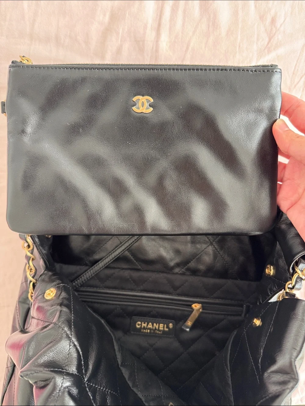 Shiny Calfskin Quilted Small Chanel 22 Black - Picture 4 of 9